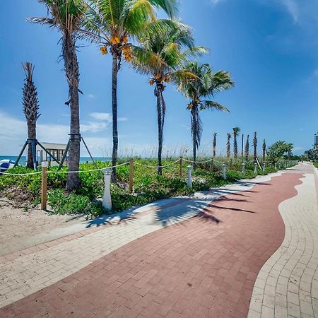 Castle Beach Suites By Vacation Media Маямі-Біч Екстер'єр фото
